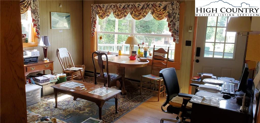 Image number 12 for the current listing