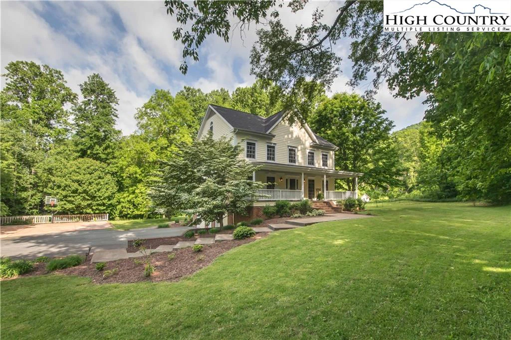 Image number 1 for the current listing