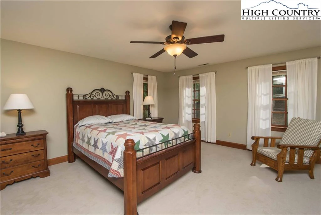 Image number 6 for the current listing