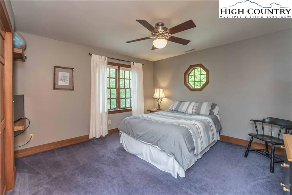 Image number 10 for the current listing
