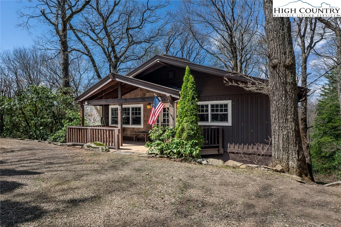 Image number 17 for the current listing