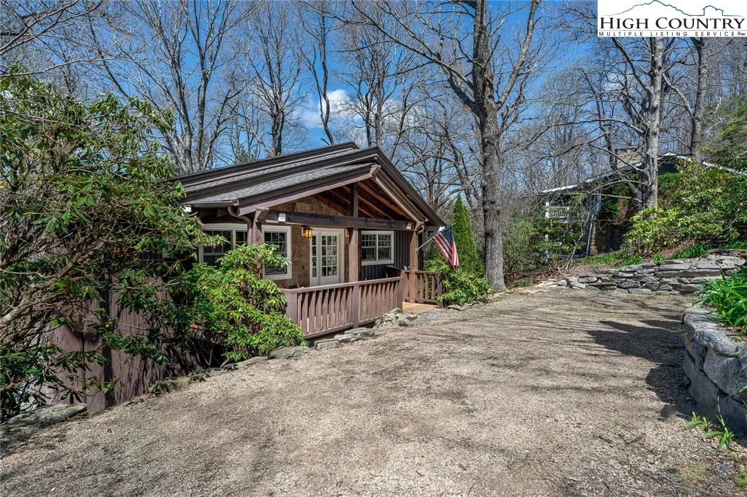Image number 16 for the current listing