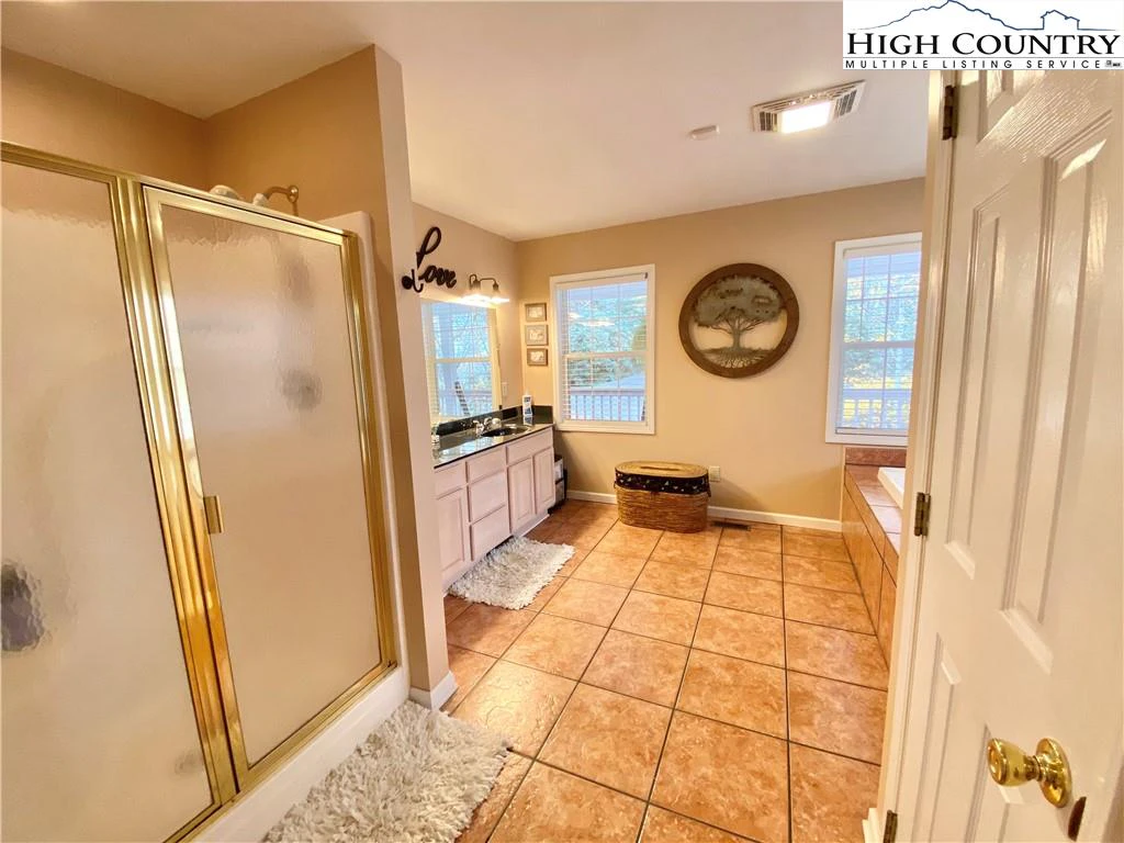 Image number 7 for the current listing