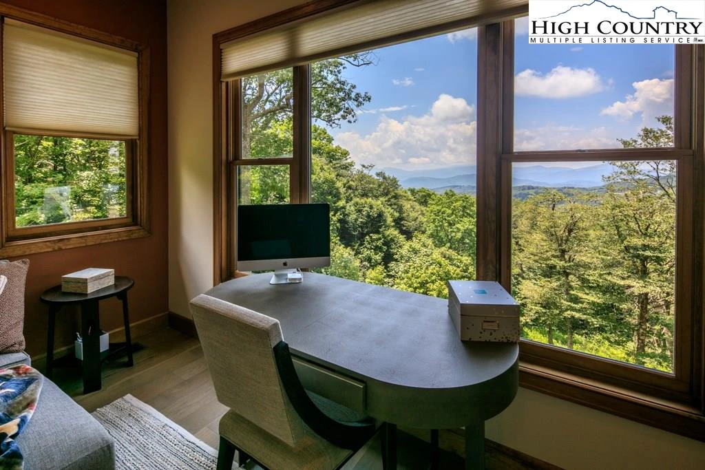 Image number 7 for the current listing