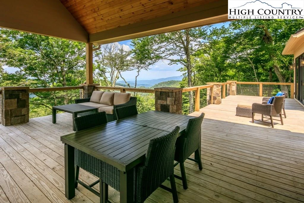 Image number 15 for the current listing
