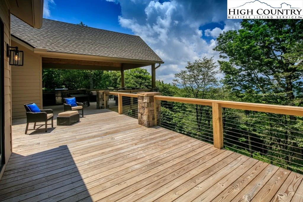 Image number 18 for the current listing