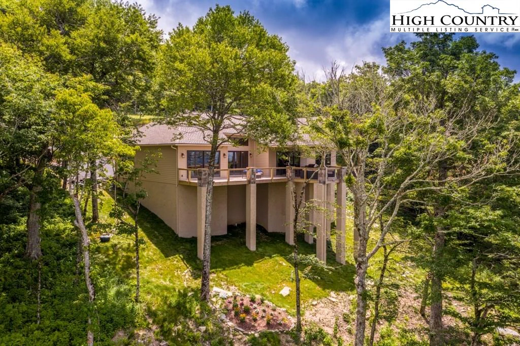 Image number 19 for the current listing