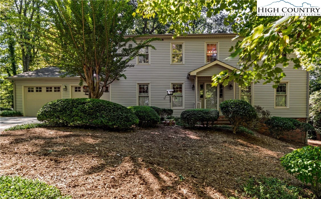 Image number 1 for the current listing