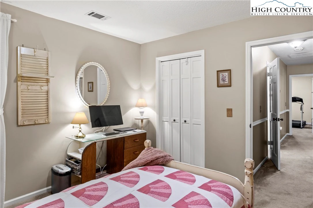 Image number 12 for the current listing