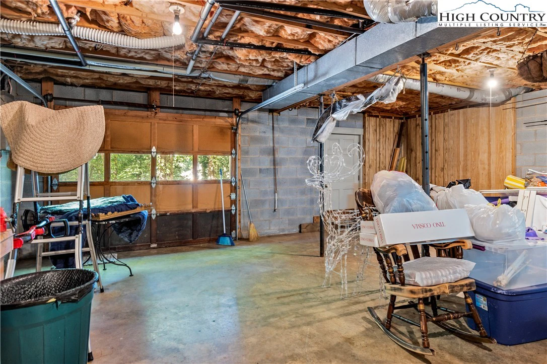 Image number 17 for the current listing