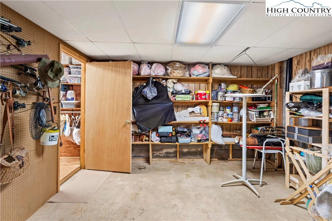 Image number 18 for the current listing