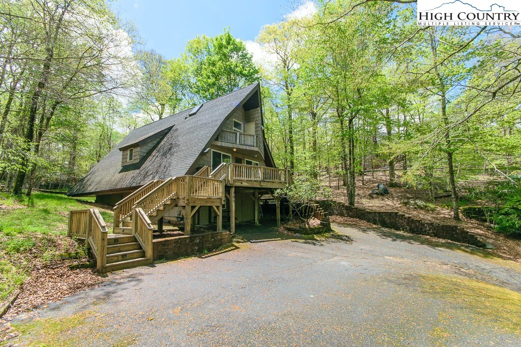 Image number 1 for the current listing