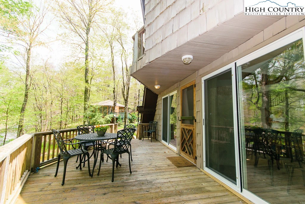 Image number 12 for the current listing
