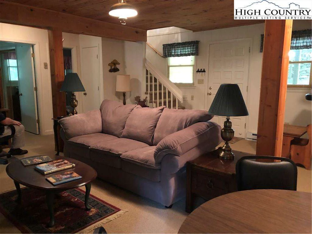 Image number 10 for the current listing