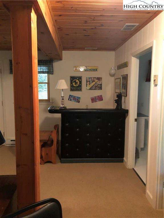 Image number 9 for the current listing