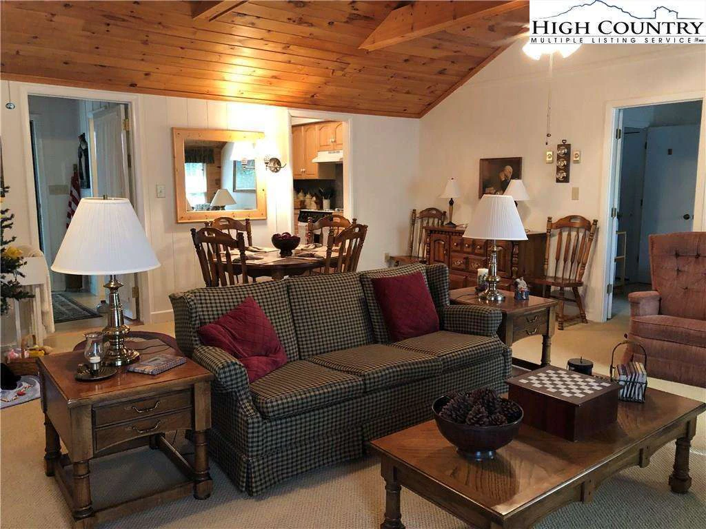 Image number 16 for the current listing