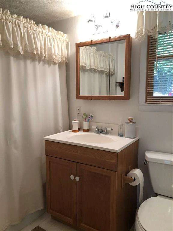Image number 13 for the current listing