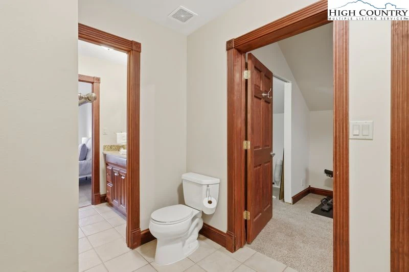 Image number 5 for the current listing