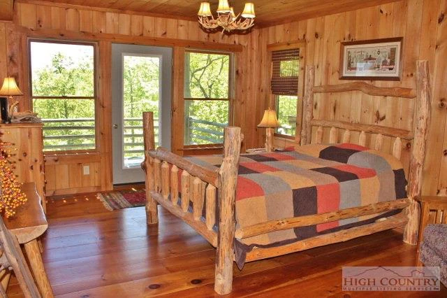 Image number 15 for the current listing