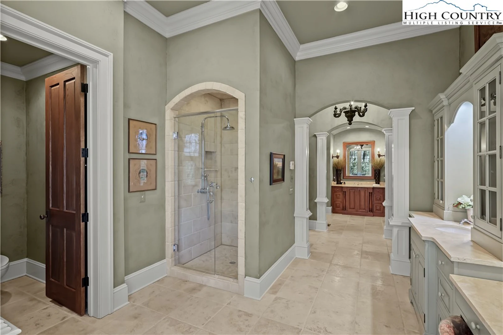 Image number 14 for the current listing