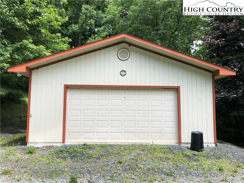 Image number 9 for the current listing
