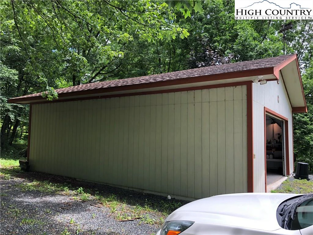 Image number 7 for the current listing