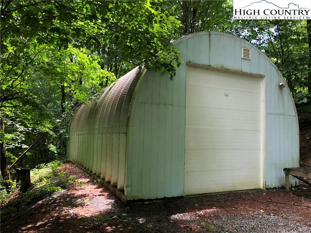 Image number 5 for the current listing