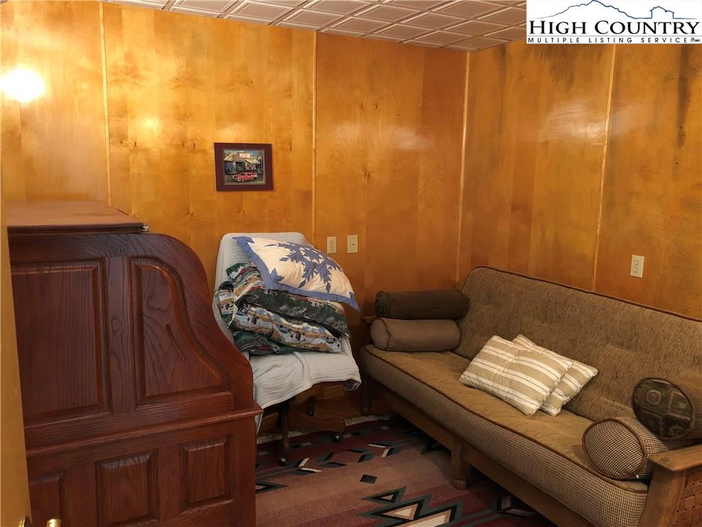 Image number 3 for the current listing