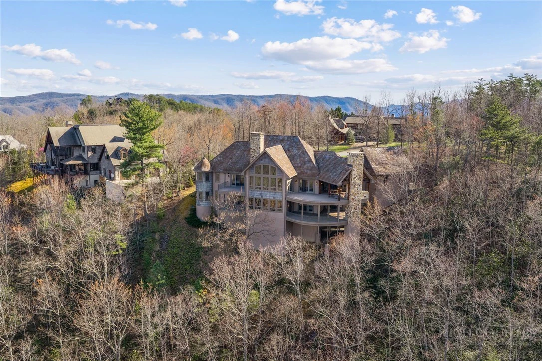 Image number 15 for the current listing