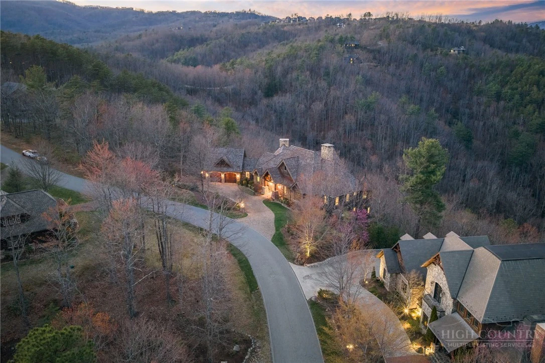 Image number 18 for the current listing