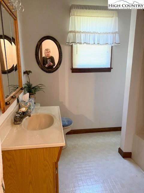 Image number 5 for the current listing