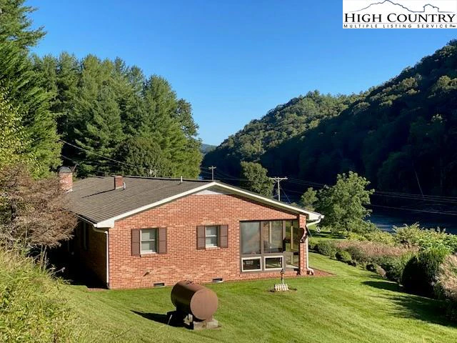 Image number 7 for the current listing