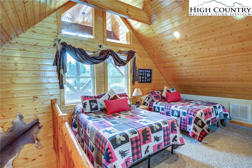 Image number 3 for the current listing