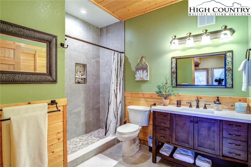 Image number 8 for the current listing