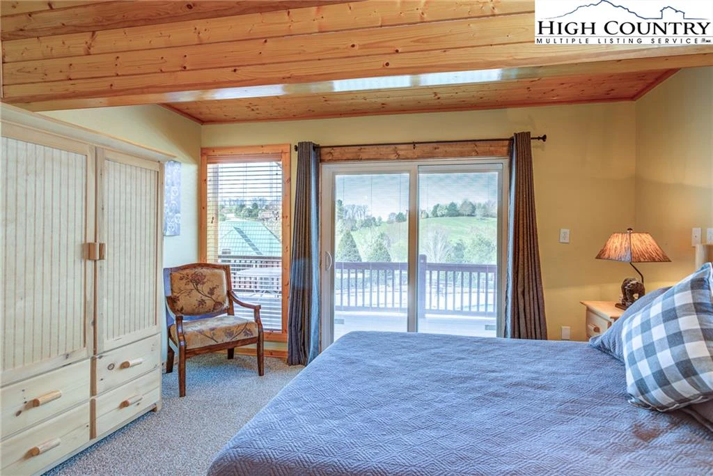 Image number 18 for the current listing