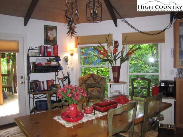 Image number 3 for the current listing