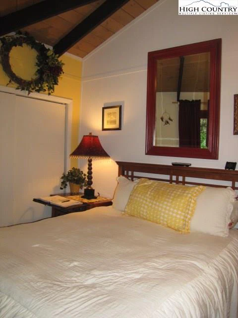 Image number 6 for the current listing