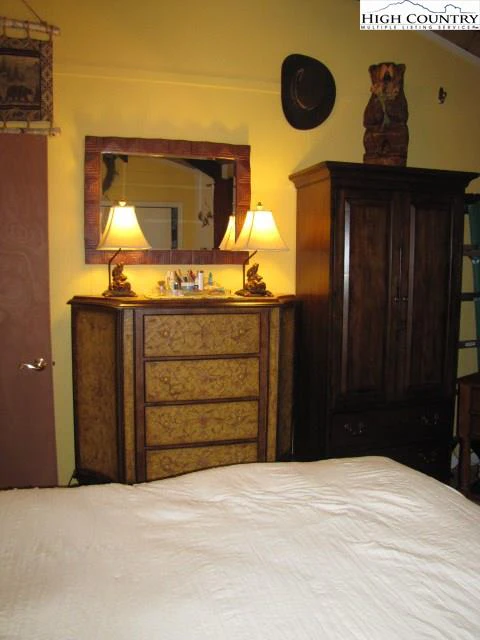 Image number 7 for the current listing