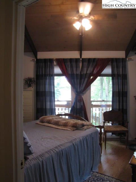Image number 9 for the current listing