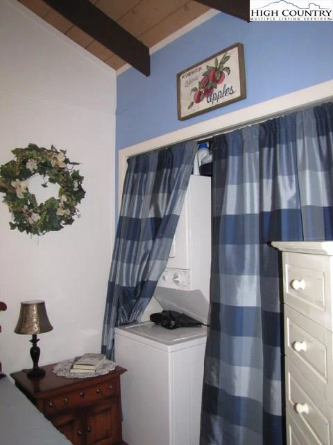 Image number 2 for the current listing