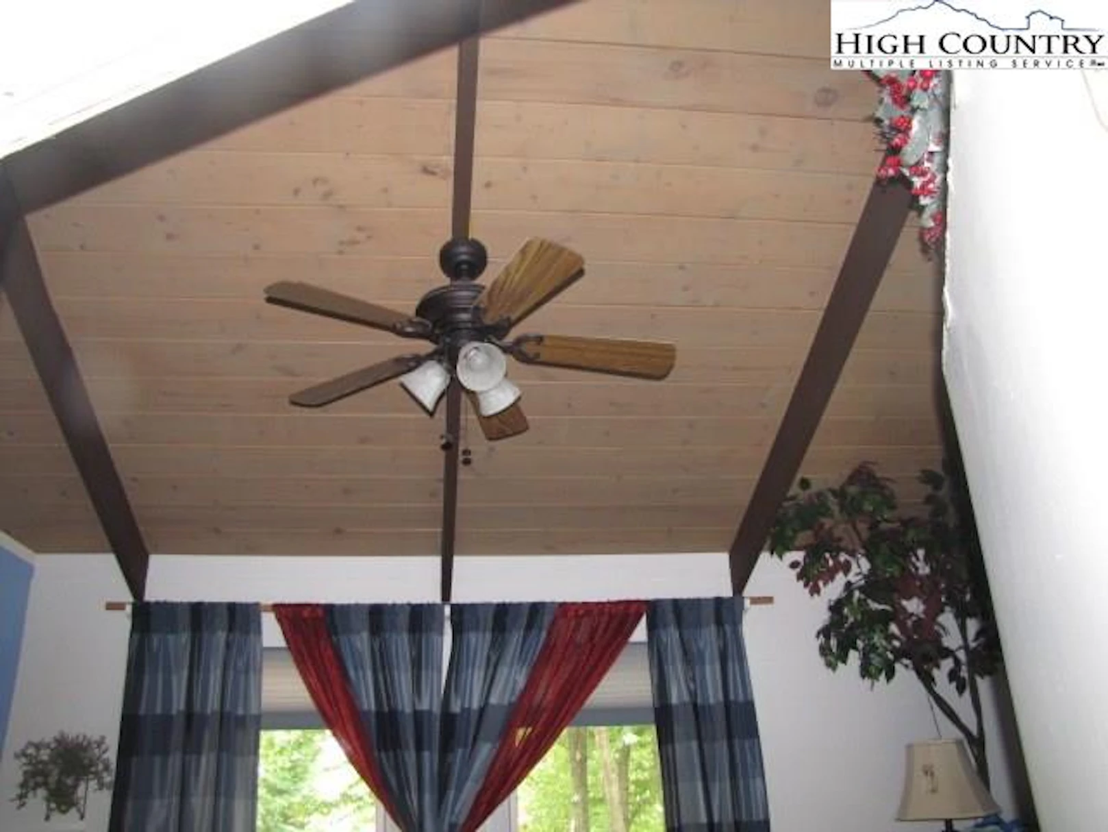 Image number 14 for the current listing