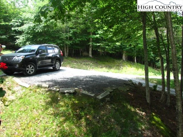 Image number 21 for the current listing