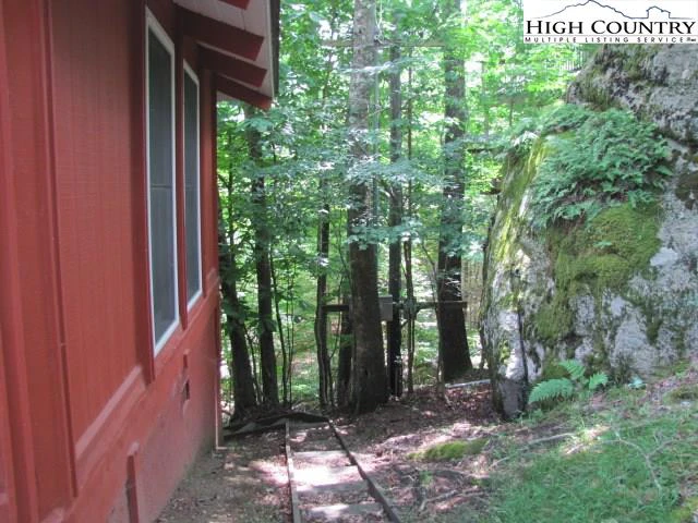Image number 22 for the current listing
