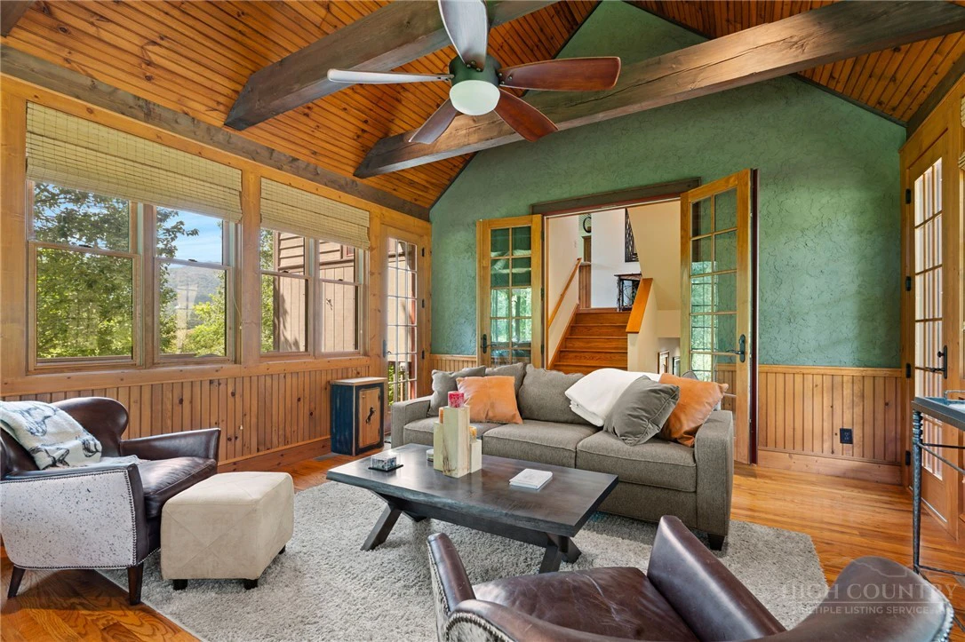 Image number 5 for the current listing