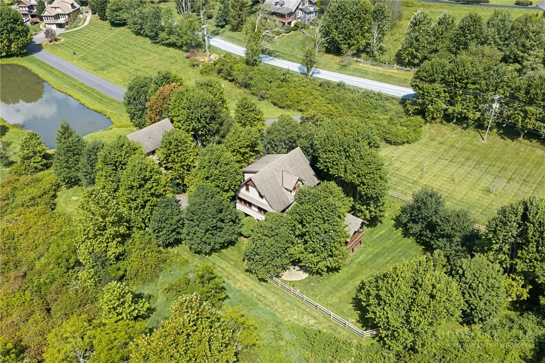 Image number 1 for the current listing
