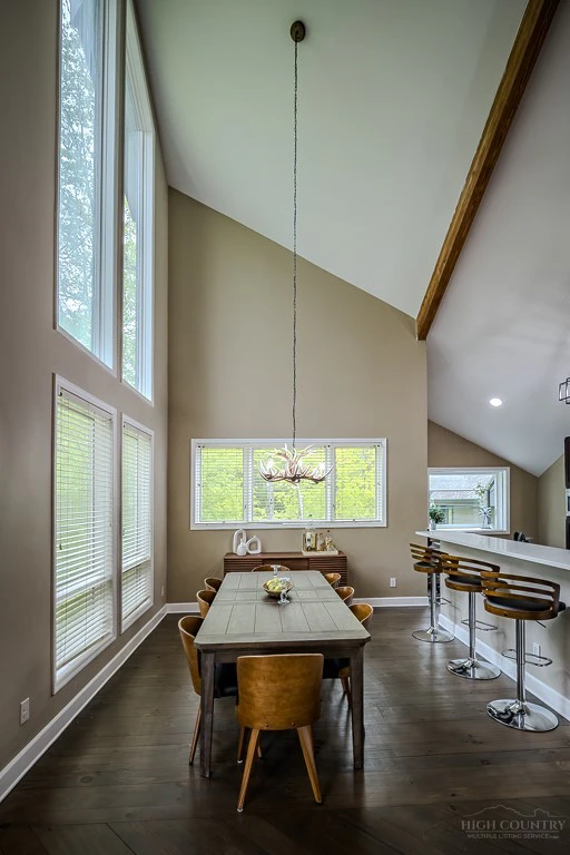 Image number 11 for the current listing
