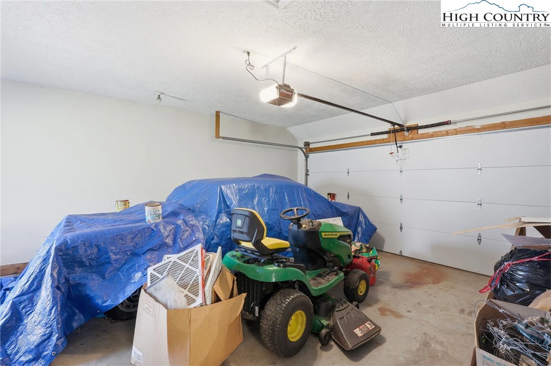 Image number 4 for the current listing