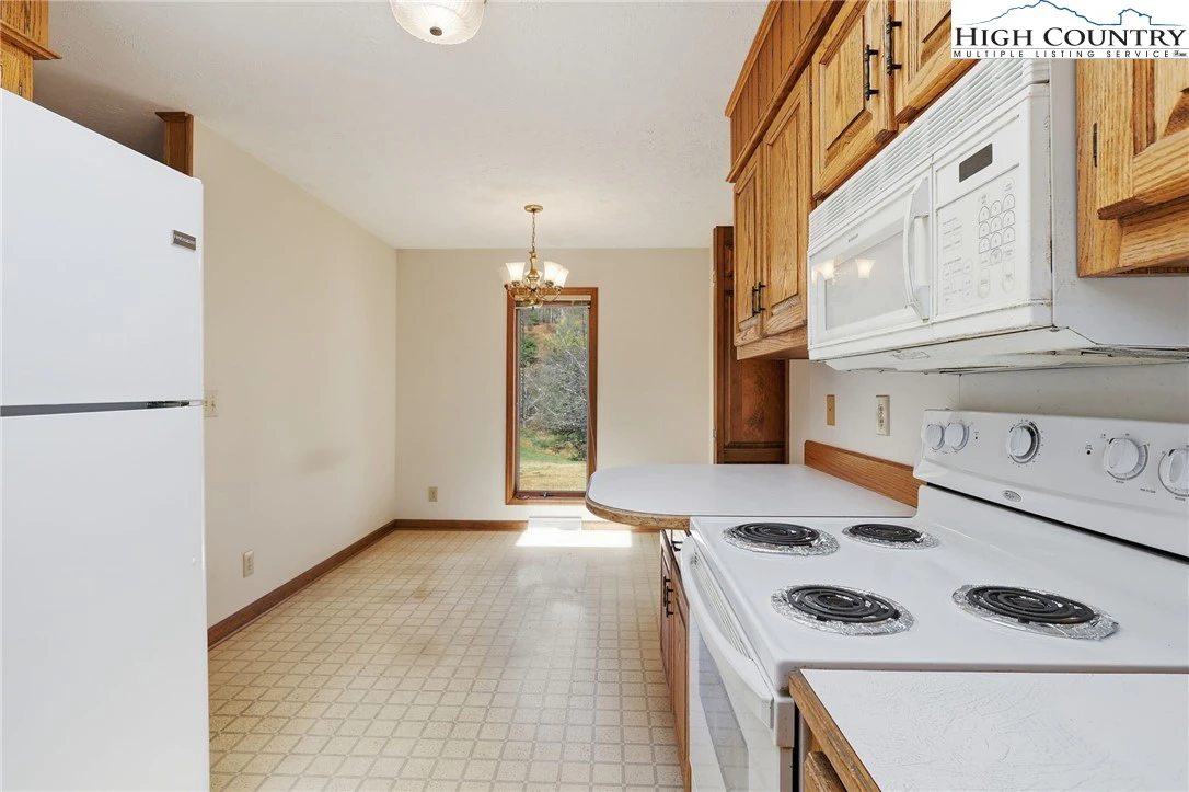 Image number 6 for the current listing