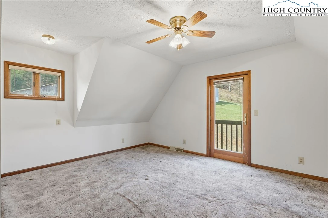 Image number 12 for the current listing