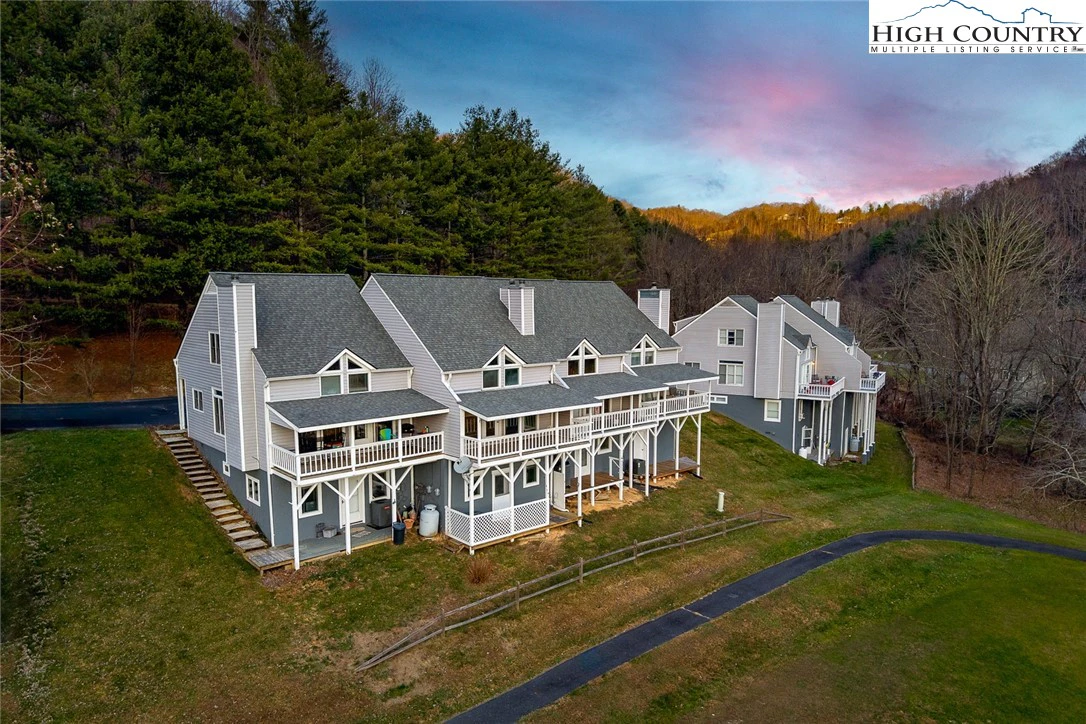 Image number 3 for the current listing